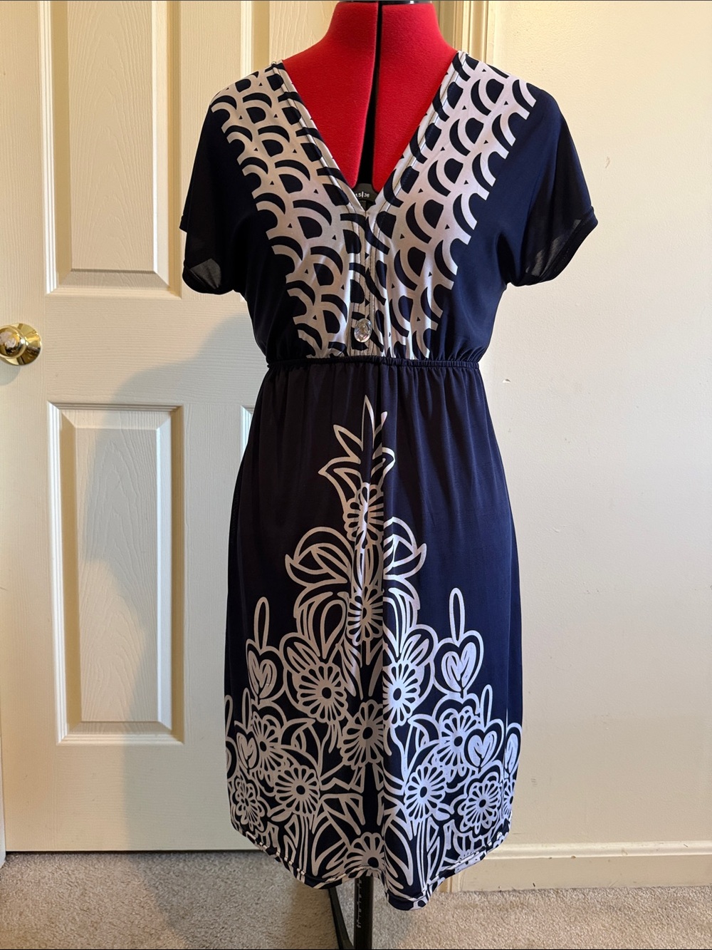Navy & White Floral V-Neck Knee Dress